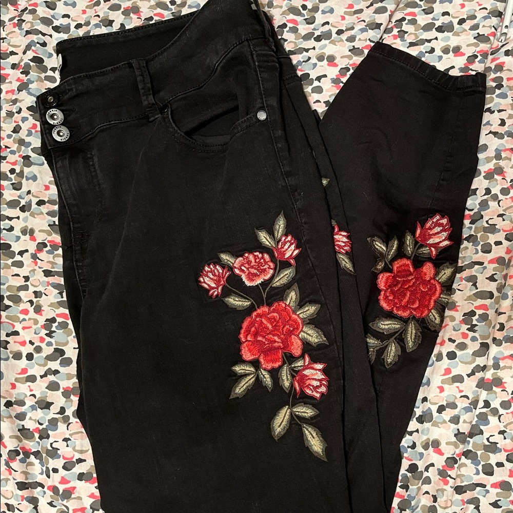 Torrid Black Rose Embroidered Jeggings